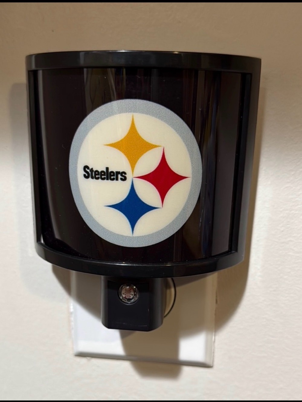 NFL Pittsburgh Steelers Black Team Logo Plug-In Light